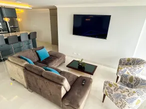 Spacious apartment right on the water in Salinas - Image 2