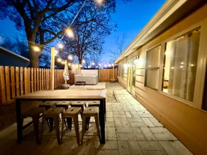 Brady Haus • Hot Tub • King Beds • Near Mall & I29 - Image 4