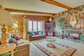 < 3 Mi to Lake Sakakawea! Hunting & Fishing Lodge - Image 2