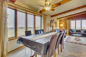 < 3 Mi to Lake Sakakawea! Hunting & Fishing Lodge - Image 3