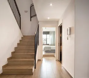 Feelathome Plaza, PLZ - Amazing and Spacious Duplex. - Image 3