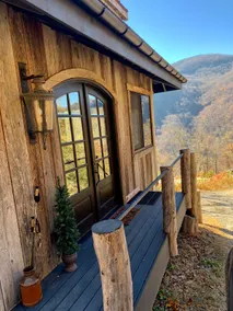 Cabin w/private Waterfalls-Views-Hot Tub-Fire Pit! - Image 4