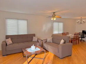 Cozy Home | 20 min from O’Hare | Free Parking - Image 2