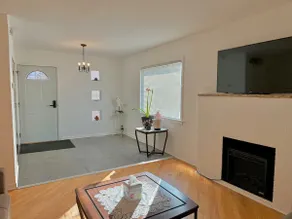 Cozy Home | 20 min from O’Hare | Free Parking - Image 5