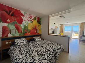 Modern & Comfy: Steps to Beach - Ocean View - Pool - Image 4