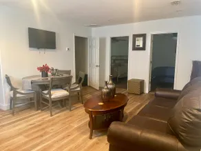 Cozy/Quiet Two-bedroom Small House - Image 3
