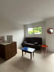 Lovely 40 m2 equipped suite with parking - Image 2