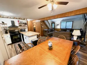 Game room/fire place/close to hiking - Image 5