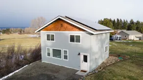 Cozy Farmhouse, two units under one roof - Image 3