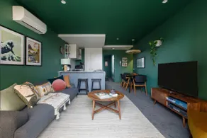 Evergreen Oasis - Poolside Living on Stanley Street - Image 5