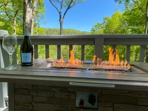 MONTREAT ROUND HOUSE - Mountain views, Renovated, Hot Tub, Fire Pit - Image 3