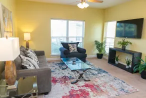 Crew Stay 3BR · Near Chevron & Ingalls · Kitchen - Image 2