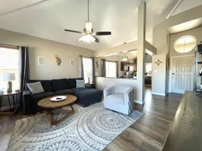 ABQ Home Overlooking Mountain- Near Sandia Tramway + Balloon Fiesta  - Image 4
