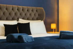 Modern 1BR | Sleeps 4 | Free Parking & Netflix - Image 2