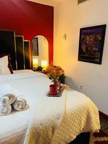 Romantic Roomw/ JetTub •HeartOfTupelo Condo3Guests - Image 5