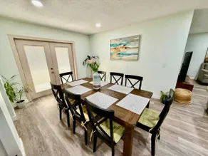 House Near UF | Pickleball, Pool Table & Spa Tub - Image 4