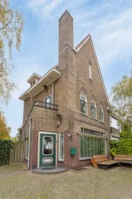 Cozy and bright 1930s house! - Image 2