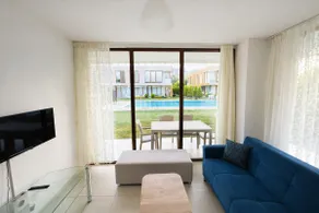 Garden floor with pool, spacious grass patio, pool - Image 3