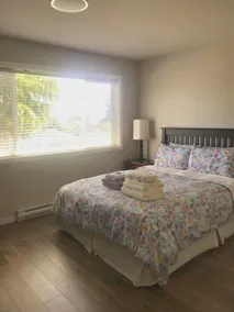 Guest Room in Central Victoria - Image 2