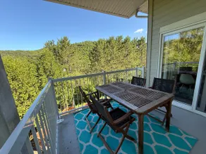 ApX Top-Floor Condo - Pool - A/C - Image 5