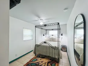 Free cleaning, long driveway, near downtown! - Image 4