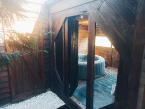 Amazing wood house - Image 4