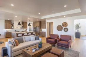 Spacious 4BR Sleeps 10 - w/Firepit, Near Clubhouse - Image 4