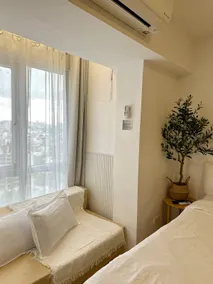Minimalist Timog / Diliman +Pool Access + Near MRT - Image 2