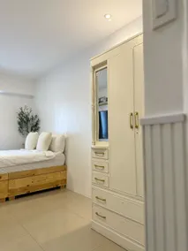 Minimalist Timog / Diliman +Pool Access + Near MRT - Image 5