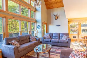 Hilltop Hideaway - Great views of Lake George - Image 2