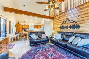 'The Eagles Nest at Alpine' Cabin w/ Fireplace! - Image 4