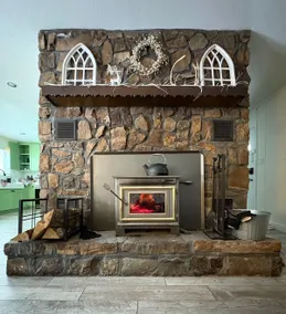 Family-sized escape w/game room on 10 acres of pristine forest. Pet friendly! - Image 3