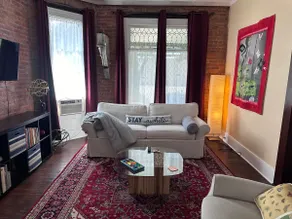 Spacious, artsy, brick Victorian,Wifi, laundry - Image 5