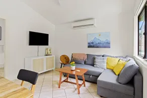 Waterfront Pet Friendly Abode Toukley NSW - Image 5