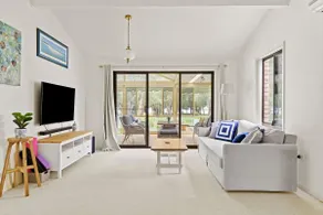 Waterfront Pet Friendly Abode Toukley NSW - Image 2
