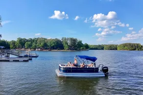Ultimate Lake Escape: Lake bouncer, Arcade, Kayaks - Image 5