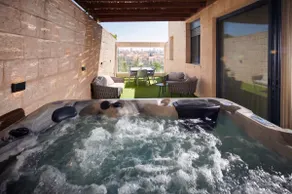 Jacuzzi & Panoramic View | Shaare Zedek Hospital - Image 2