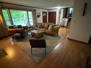 70's Retro House - Image 1