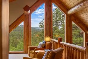 Bailey Bear Haus ~ Cozy Log Cabin + Hot Tub - Image 2