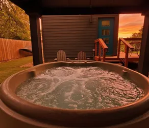 Lux Couples Retreat: Hot Tub & Sleep Number Bed - Image 3