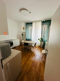 City apartment with private parking - Image 2