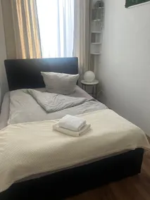 City apartment with private parking - Image 4