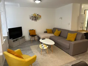 Modern 3-bedroom apartment with Parking + Downtown - Image 3