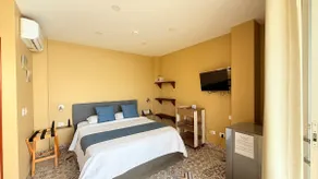 Cabin with Ocean View and Dreamlike Sunsets - Image 3