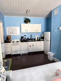 6 Bedroom 6 Bath Guesthouse on Duval Street - Image 5