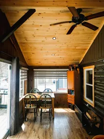 Charming waterfront log cabin with hot tub - Image 4