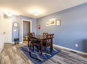 Spacious 3.5- BR Home with Compact Fitness Area - Image 5