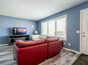 Spacious 3.5- BR Home with Compact Fitness Area - Image 3