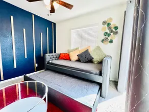 Modern Guest Suite • Perfect 4r Families • Sleep 4 - Image 4