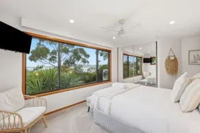 Seagrass Coastal Retreat with direct beach access - Image 4